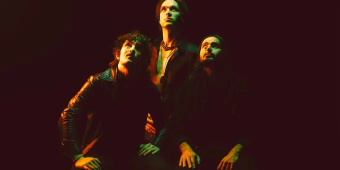 Dirty Sound Magnet (CH)