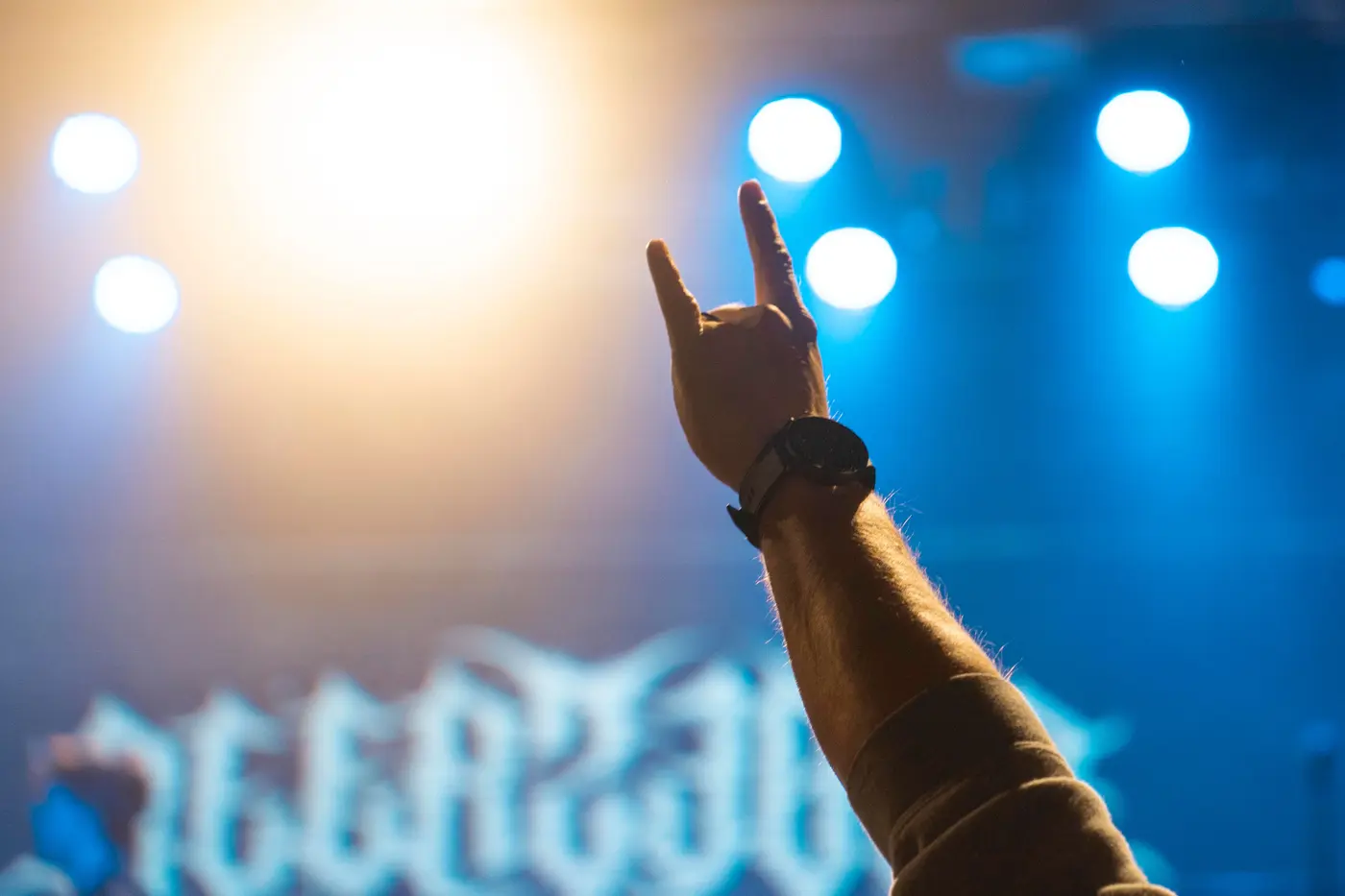 Neondervölgyi // Dürer kertnyitó + Isten Háta Mögött after koncert Budapesten (Dürer Kert)