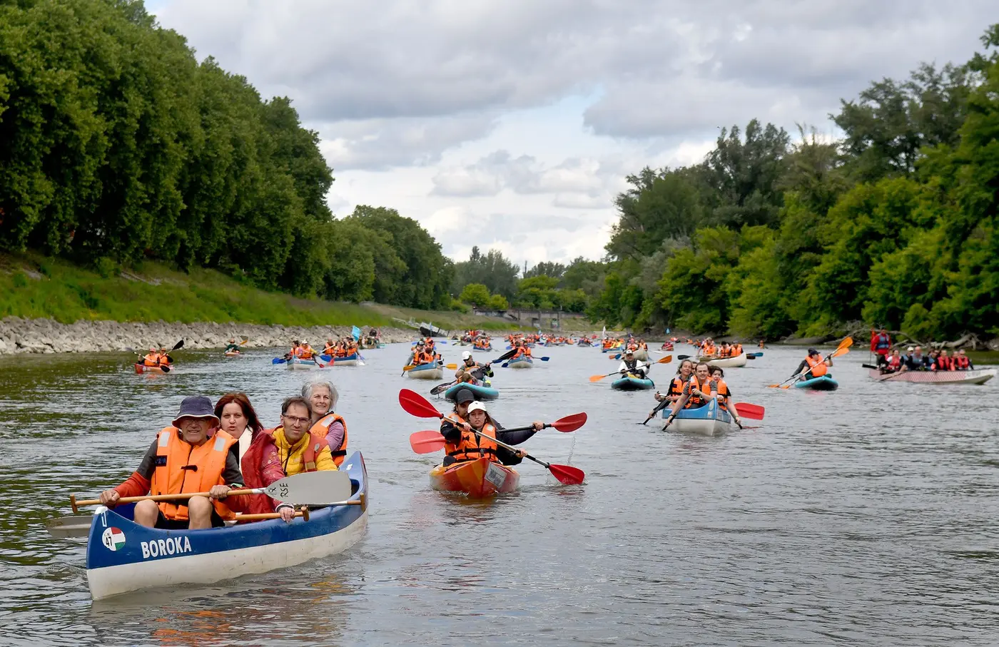 V. BUDAPEST ÁTEVEZÉS koncert Budapesten (Dürer Kert)