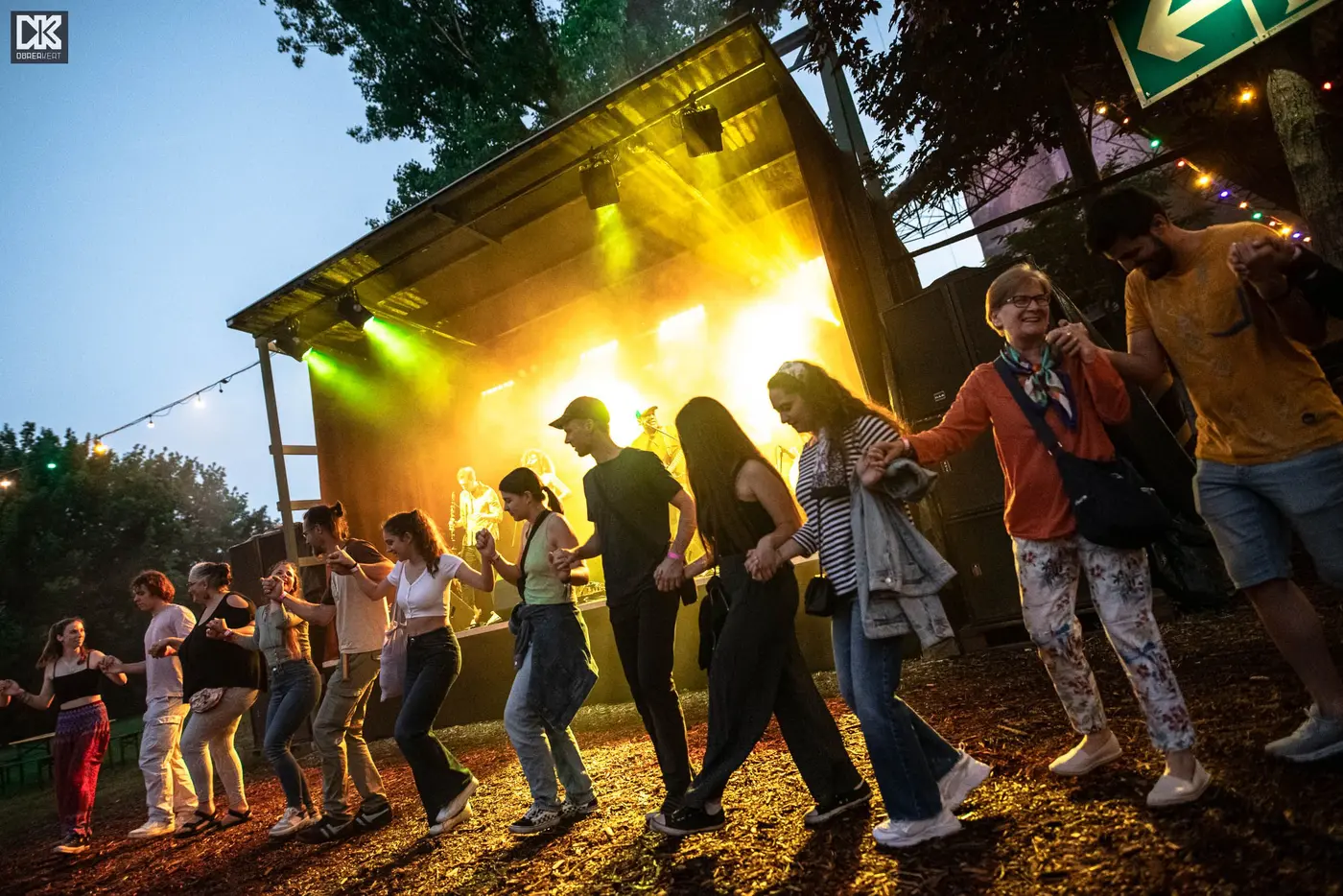VILÁGZENE NAP @ TILOS MARATON 2026 - TŐLED FÜGG koncert Budapesten (Dürer Kert)