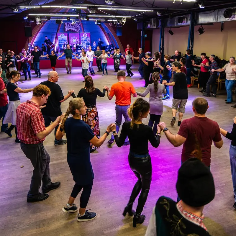 Martenica bolgár táncház – vendég: Básits Branka koncert Budapesten (Fonó Budai Zeneház)