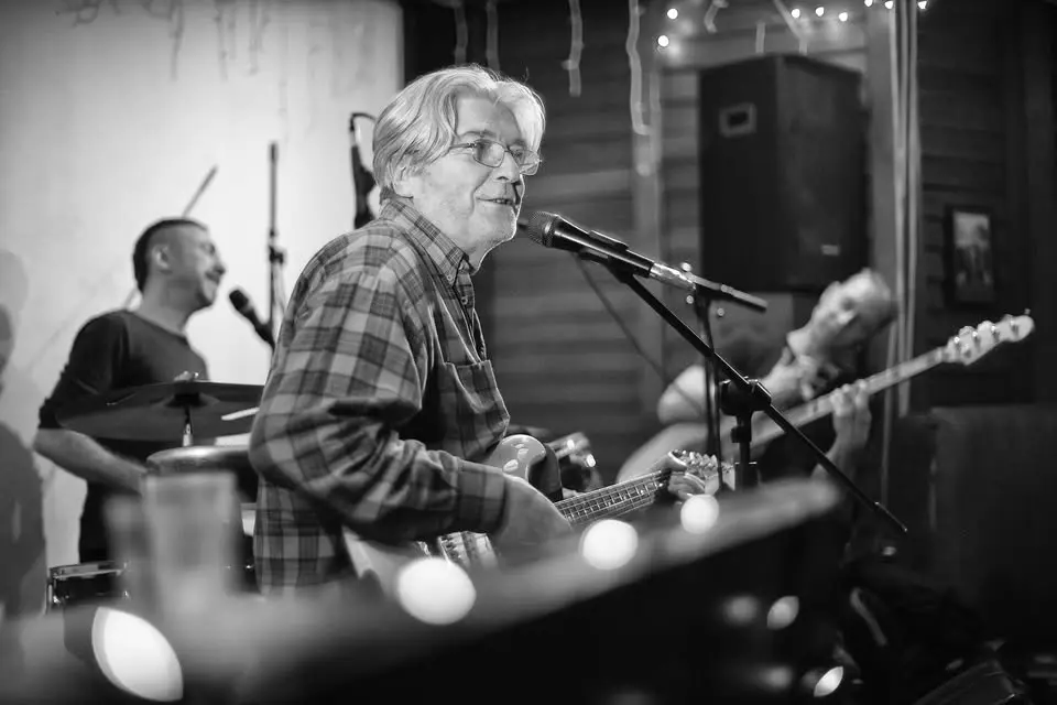 BALATON 》klubkoncert koncert – Hunnia Bisztró