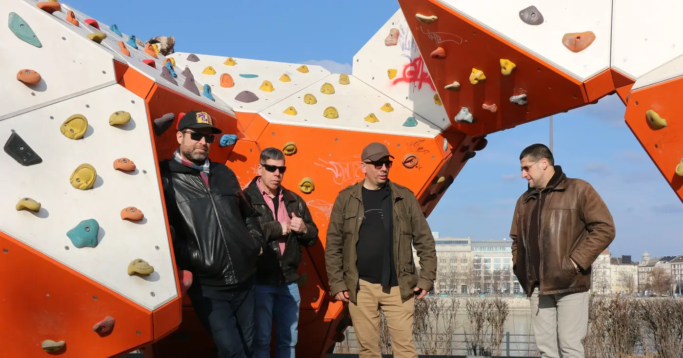 Védett Férfiak x Újratervezés ⎥Post-Election Stress Blues Club