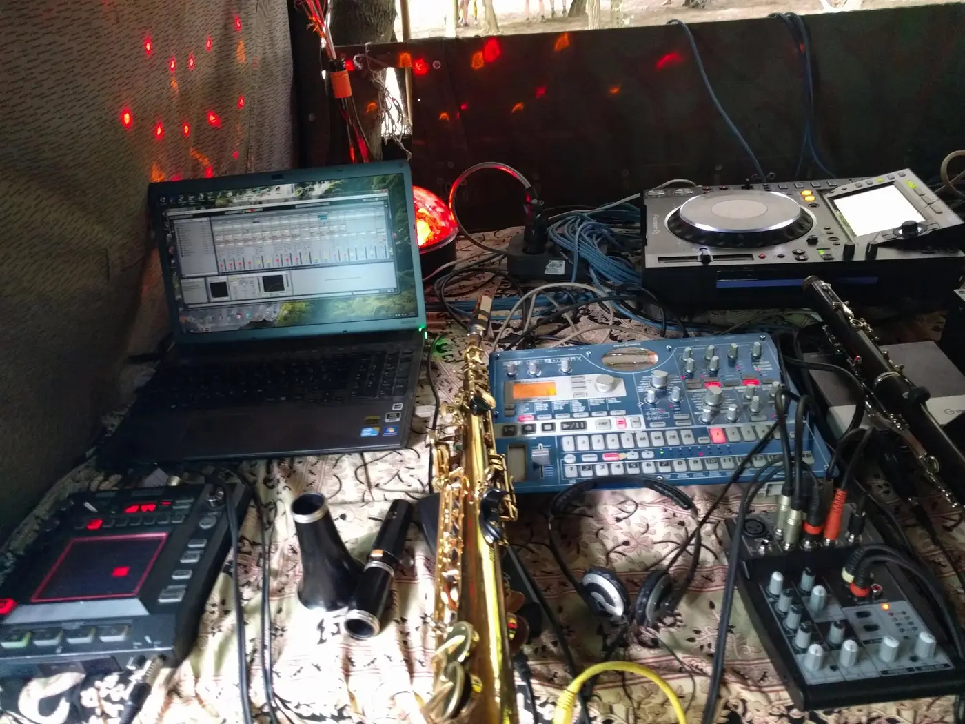 Nanotopia: the outer limits of jazz'n'bass koncert Budapesten (KAZI)