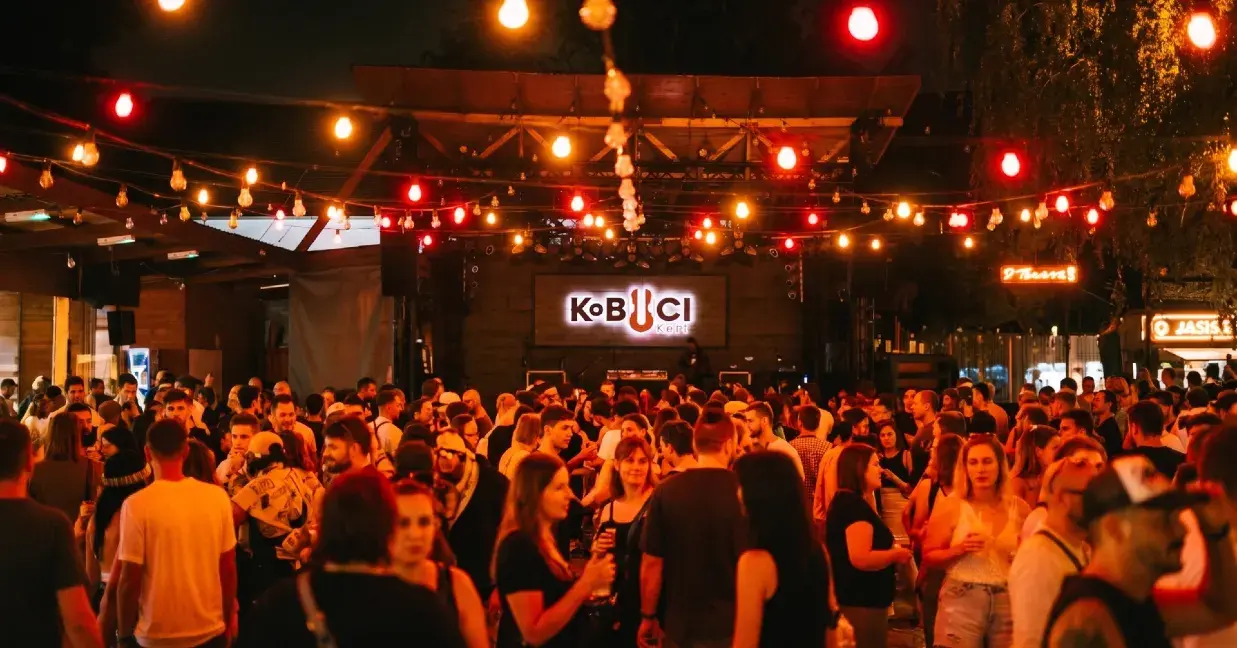 ZÁRÓBUGI / Kobuci Szezonzáró tánc koncert Budapesten (Kobuci Kert)