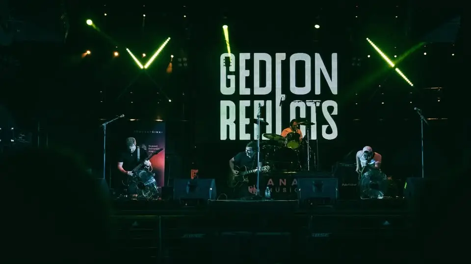 Gedeon Reflects Akusztik