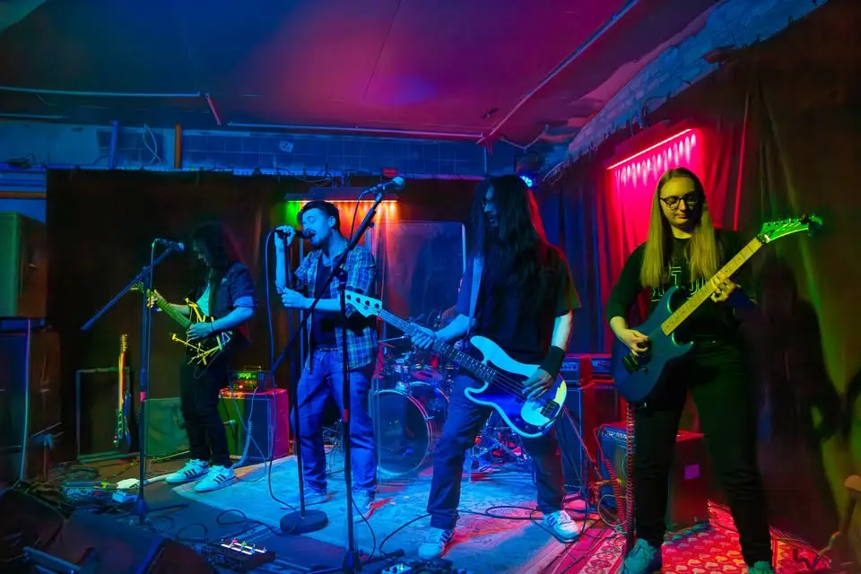 KOMBEEN koncert Budapesten (Lámpás)