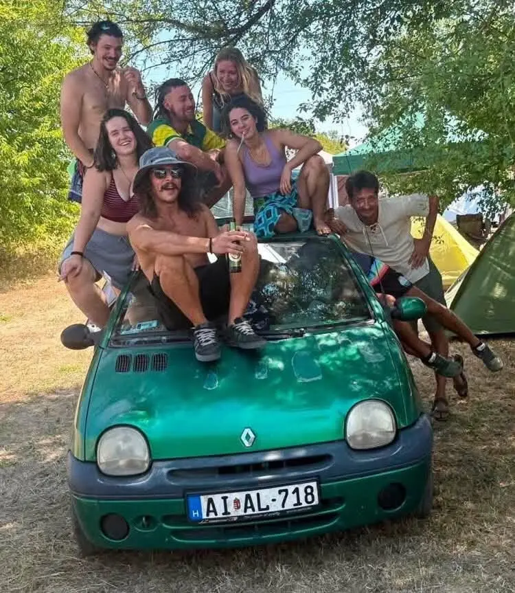 Nézőpont kérdése koncert Budapesten (Lámpás)