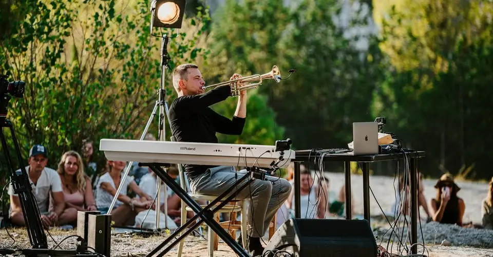 Barabás Lőrinc Solo - Természetre hangolva S01e05 | Mozi a szabadban koncert Budapesten (Magyar Zene Háza)