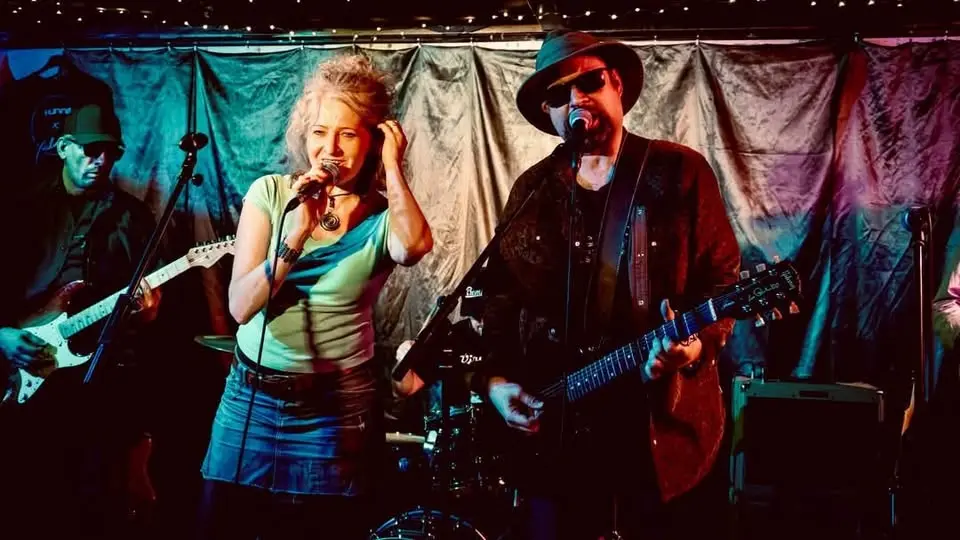 Védett Férfiak ft. Palóc Eszter 🍁 Őszi Kikelet Blues Club koncert Budapesten (Renegade Tattoo & Blues Bar)